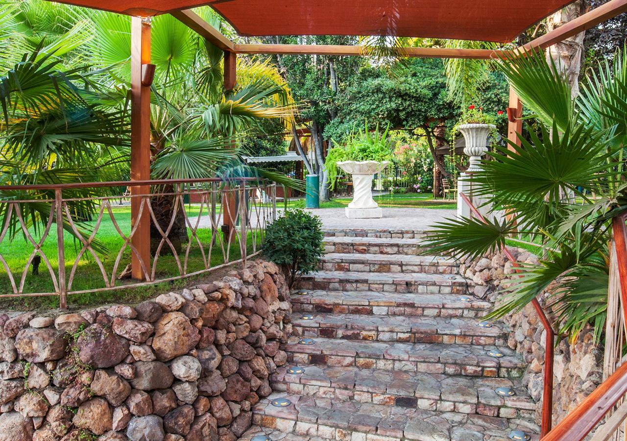 Hotel Y Centro De Eventos Manquehue Las Condes サンティアゴ エクステリア 写真