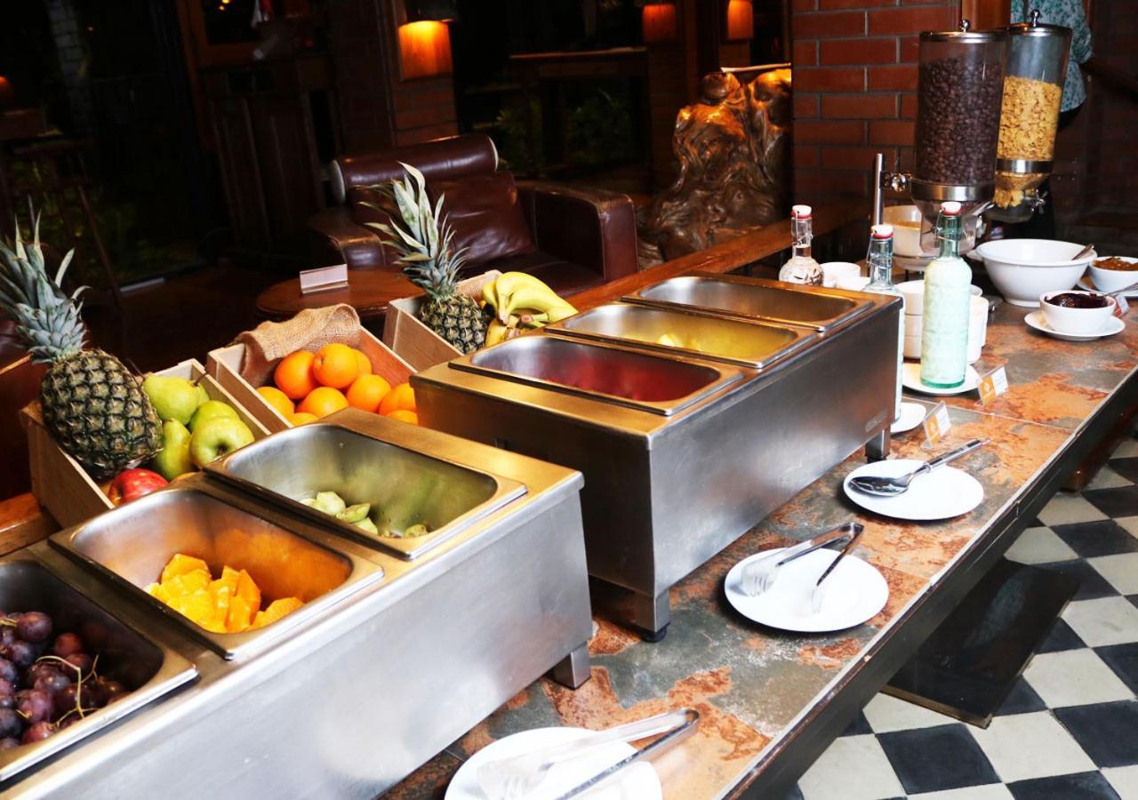 Hotel Y Centro De Eventos Manquehue Las Condes サンティアゴ エクステリア 写真