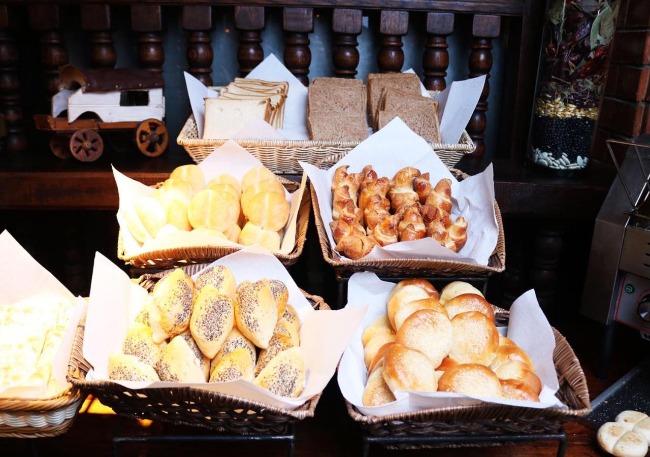 Hotel Y Centro De Eventos Manquehue Las Condes サンティアゴ エクステリア 写真