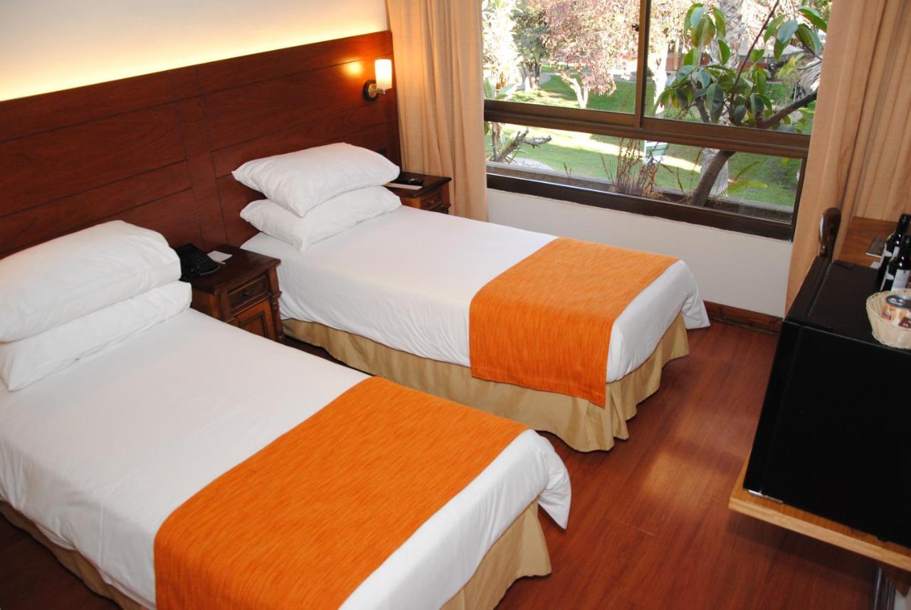 Hotel Y Centro De Eventos Manquehue Las Condes サンティアゴ エクステリア 写真